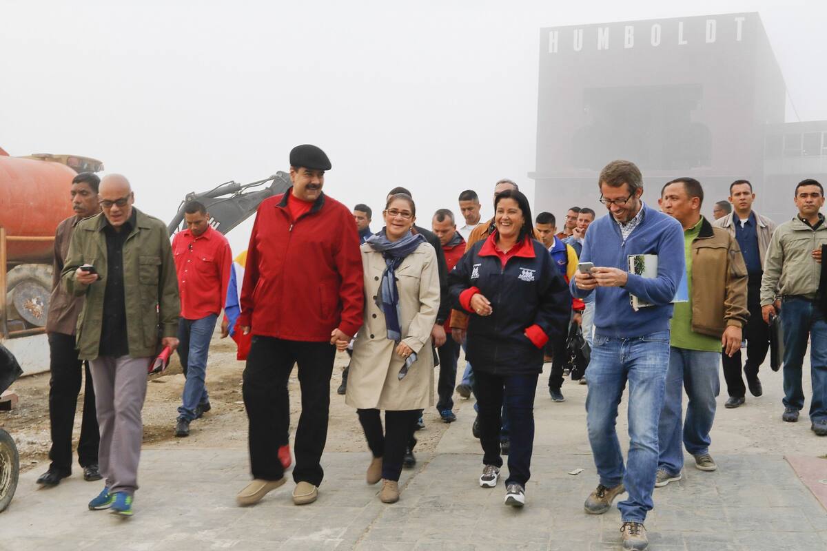 En medio de la crisis, la apertura que anunció Maduro en un icónico hotel se suma a la aparición de autos de alta gama y tiendas de productos importados
