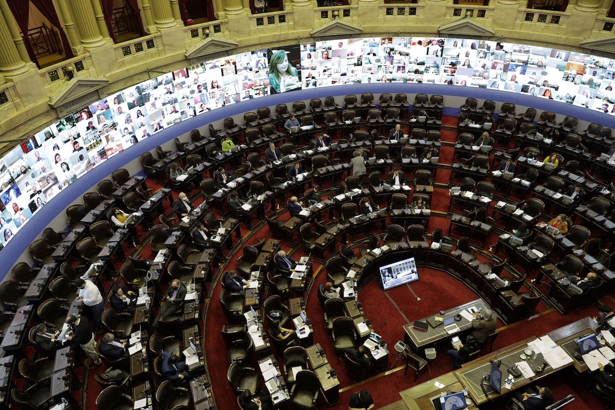 En medio de la cuarentena por el coronavirus, oficialismo y oposición planean retomar las sesiones con un temario acordado