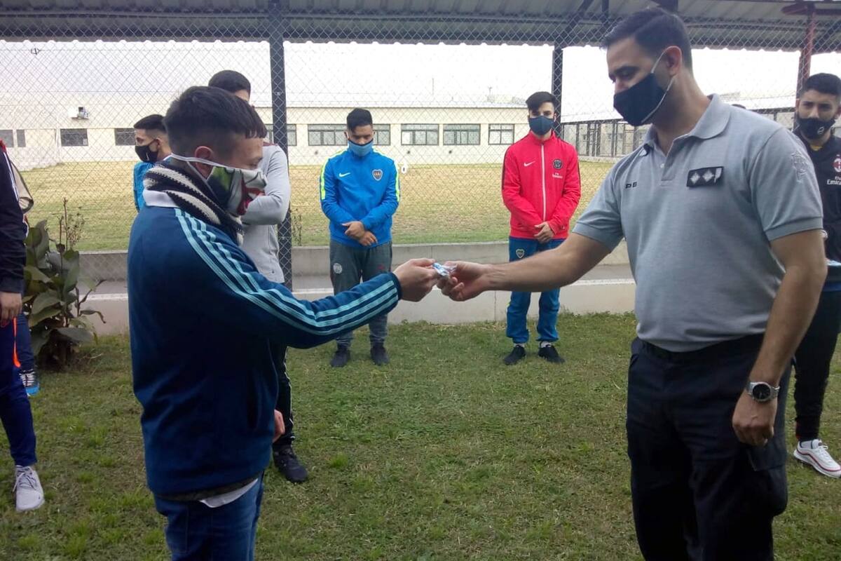 En medio de la pandemia, 11 presos terminaron la secundaria