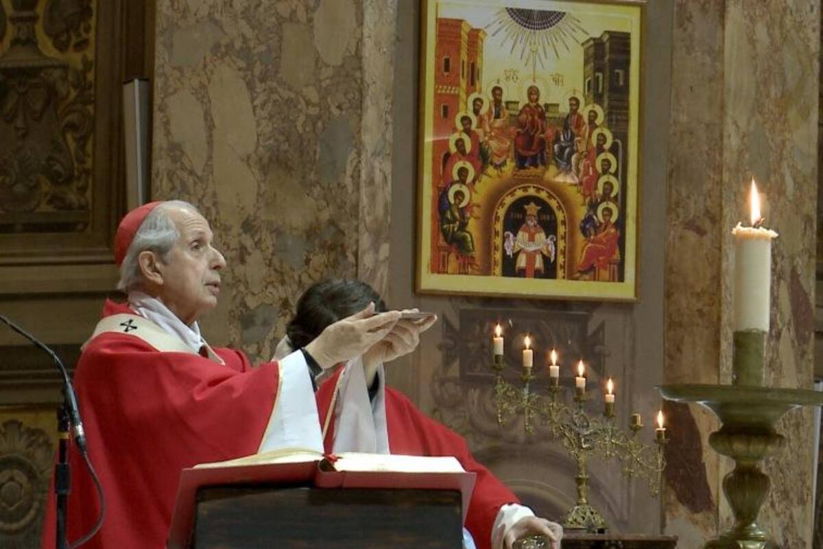 En medio de la pandemia del coronavirus, Poli encabezó la misa por la patria en una Catedral vacía