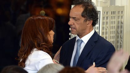 Cristina Kirchne y el candidato del oficialismo, Daniel Scioli