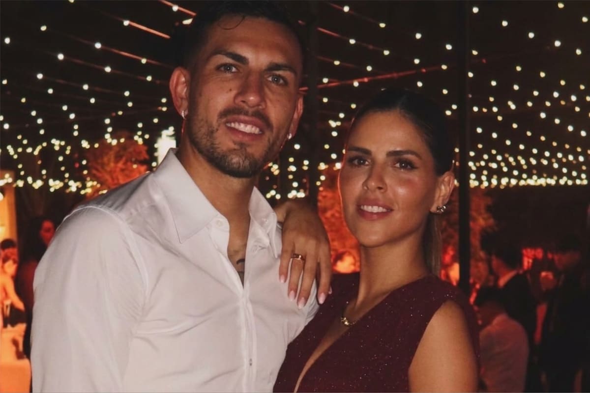 En medio de las versiones que vincularon al mediocampista con Emilia Mernes, una romántica e íntima celebración funcionó como la respuesta definitiva (Foto: Instagram/@ccamilagaantee)