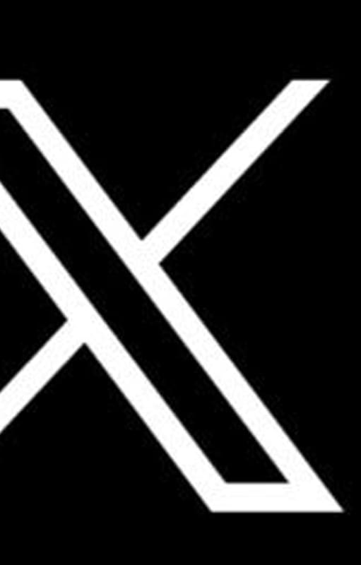En medio de una batalla feroz por el predominio en las redes sociales, una de las marcas más reconocidas de los últimos 15 años y su logo pasaron a retiro y fueron reemplazados por una X; se calcula que la marca Twitter y el pajarito azul valen entre 4000 y 20.000 millones de dólares