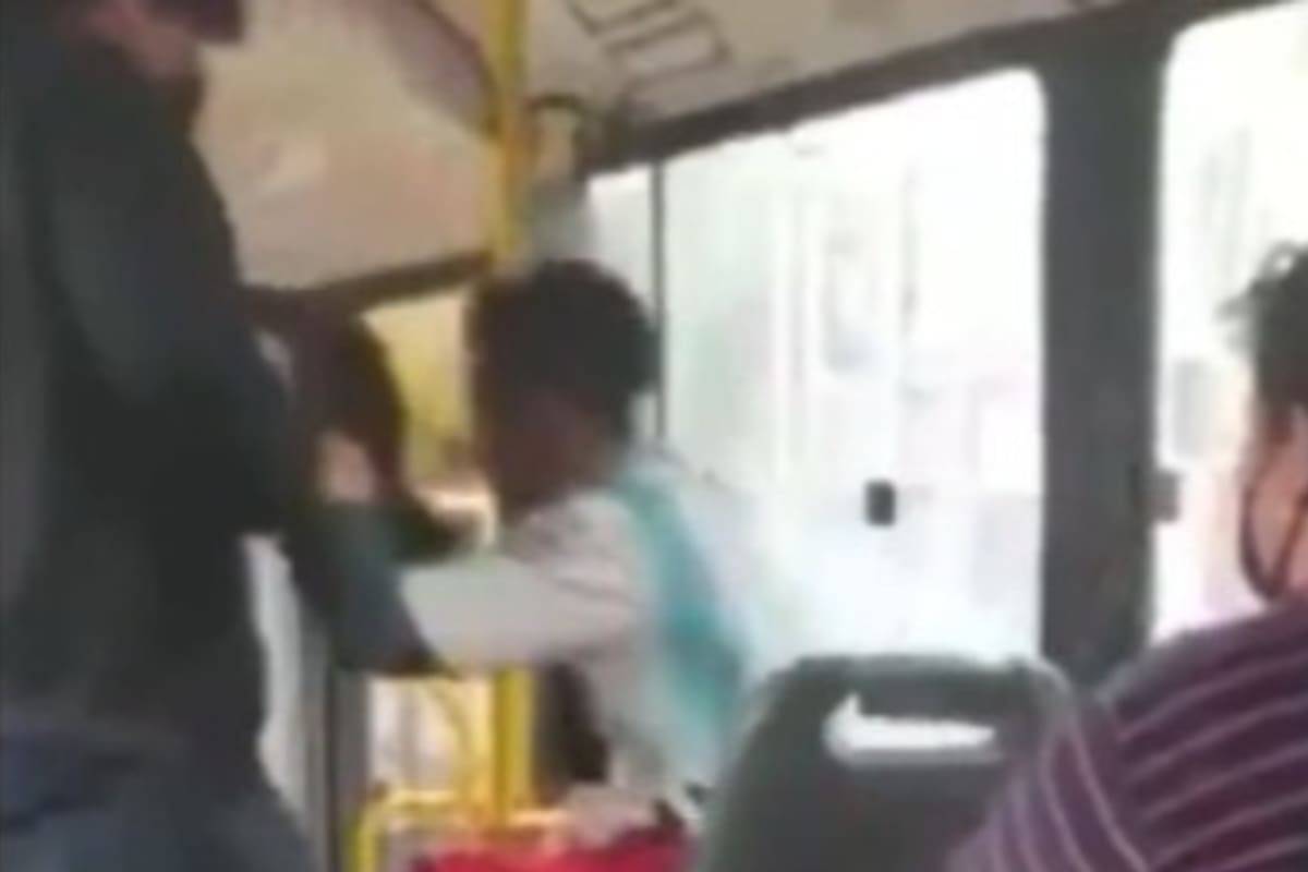 En Merlo, un joven fue bajado a los golpes de un colectivo por no querer ponerse el barbijo