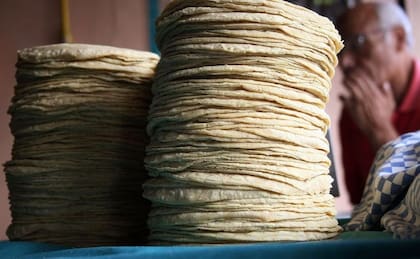 En México, el maíz es principalmente utilizado para el consumo humano mediante la elaboración de tortillas (El Universal)