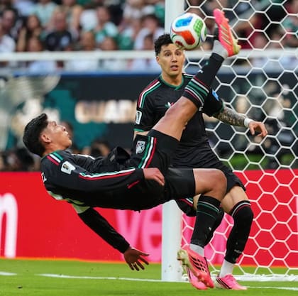 En México, la mayoría de los jugadores usa botines de color rosa