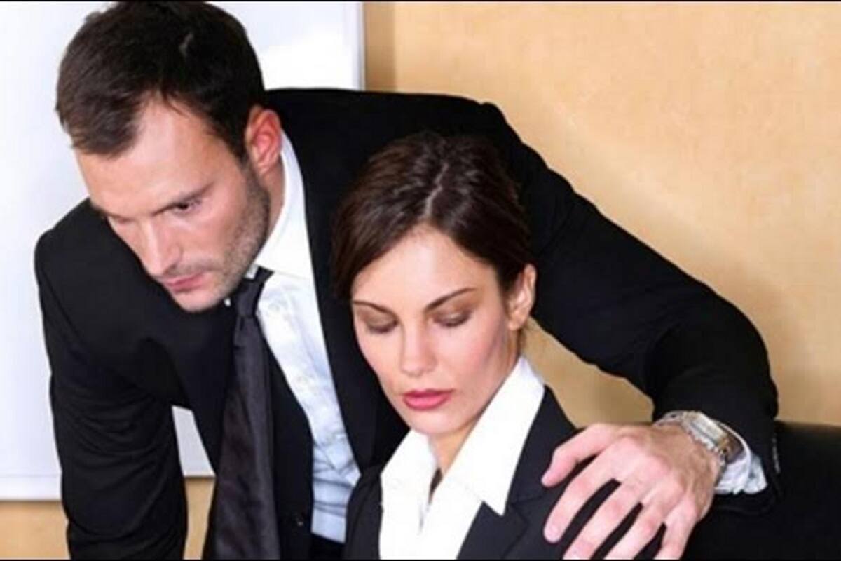 En muchas empresas, los hombres interactúan menos con las mujeres y ya no quieren viajar con ellas a solas en el auto