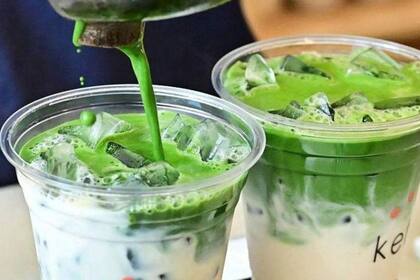 En muchísimos lugares se pueden conseguir distintas versiones de té matcha