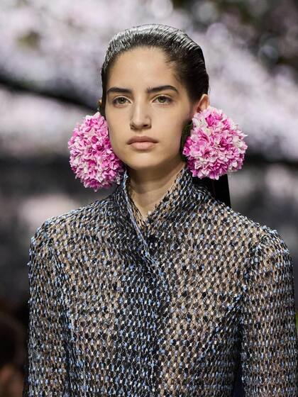 En na temporada llena de debuts. Así se lució la modelo argentina Dalene Weber sobre la pasarela de Dior Haute Couture