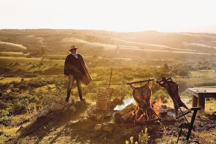 Los espacios abiertos, generalmente patagónicos, suelen ser los escenario de los programas y documentales que relatan la cocina de Francis Mallmann