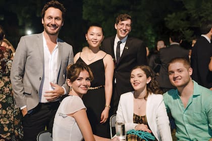 En noviembre de 2018, Paula y Agustín asistieron a la embajada de Japón en Buenos Aires para participar de la celebración por los 85 años del emperador Akihito. También participaron Eugenia “La china” Suárez, Benjamín Vicuña, Minerva Casero y Tomás Kirzner.
