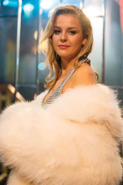En noviembre de 2022, Lady Margarita fue la estrella de la fiesta Little Black Book, celebrada en un club londinense, en la que deslumbró con un outfit que rendía homenaje a uno de los más célebres de su abuela, compuesto por un vestido de Michael Kors Collection y un abrigo de piel sintética.