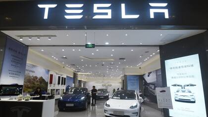 En noviembre de 2022, Tesla tuvo que retirar 321.000 autos con problemas de software.