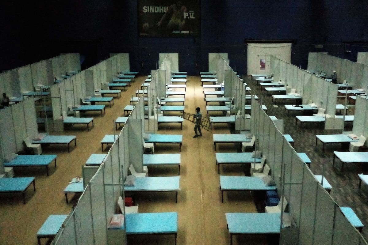 En Nueva Delhi, el 5 de julio de 2020, se muestra una foto aérea del complejo deportivo de la aldea de los Juegos de la Commonwealth (CWG) convertido temporalmente en el centro de atención de coronavirus