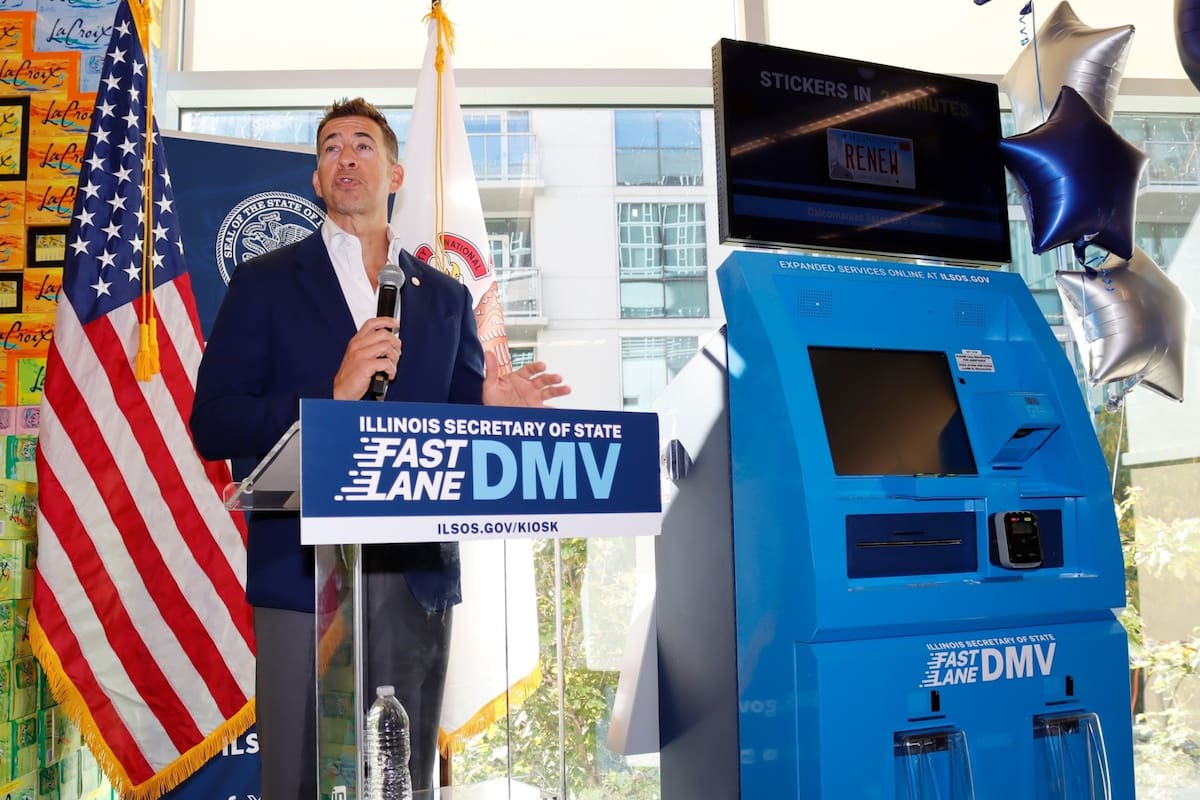 En octubre de este año, la Secretaría de Estado lanzó los quioscos Fast-Lane para que los residentes accedan a servicios relacionados con el DMV