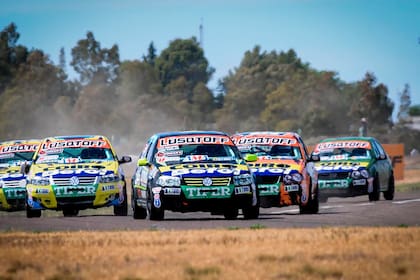 En octubre pasado la Copa Bora visitó el autódromo de Viedma y ahí comenzaron las negociaciones con las gobernación para que en 2022 la primera fecha de la categoría se desarrolle con pilotos mujeres
