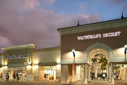 En Orlando, otro centro con más de 180 tiendas y 71.800 m² ocupa el cuarto lugar del listado y suma atractivo por su cercanía con los parques temáticos