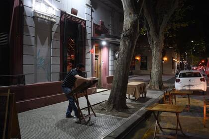 En Palermo, por la zona de Plaza Serrano, los bares y restaurantes comenzaron cerrar entre las 19 y 20 horas