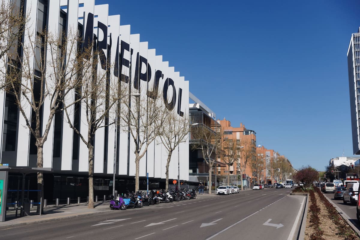 En Petersen Energía, el total verificado de deudas asciende a US$1147 millones. Por lejos, Repsol es el principal acreedor, con US$1131 millones.