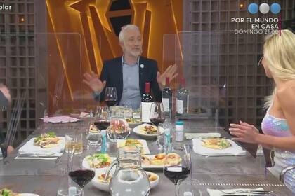 En PH: Podemos Hablar incorporaron acrílicos para separar a los invitados en la mesa