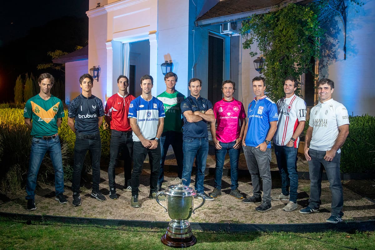 En Pilar, Clemente Zavaleta (Alegria Fish Creek), Juan Britos (La Ensenada), Santiago Loza (La Irenita), Nicolás Pieres (Ellerstina), Ignatius Du Plessis (La Natividad), David Stirling (La Dolfina), Agustin Merlos (Alegria), Pablo Mac Donough (RS Murus Sanctus), Julián De Lusarreta (Chapaleufu), Rodrigo Ribeiro De Andrade (La Dolfina-Brava) y The Championship Cup, objeto de deseo de todo polista: este sábado se pone en marcha el Abierto de Palermo de polo.