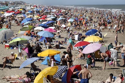 En Pinamar, ayer hubo sol y las playas se llenaron