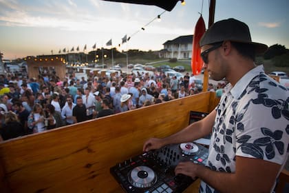 En Pinamar los after beach le ganan terreno a los boliches nocturnos