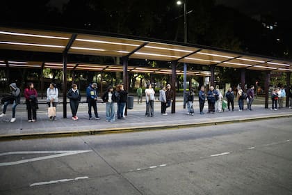 En Plaza Miserere hubo largas filas durante gran parte de la noche