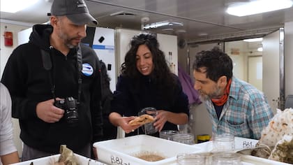 En plena expedición, Jessica Risaro y sus compañeros