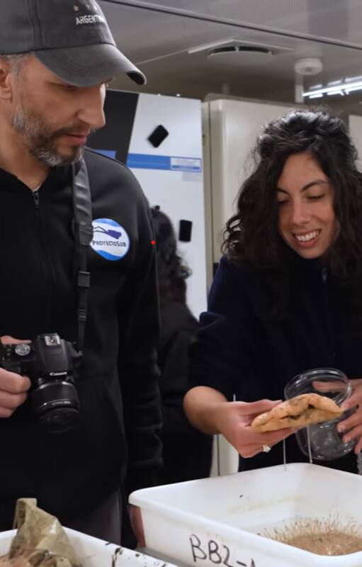 En plena expedición, Jessica Risaro y sus compañeros