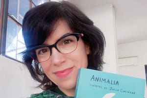 En plena pandemia, Isol aceptó el desafío de crear más de 40 ilustraciones para la antología salvaje de Cortázar
