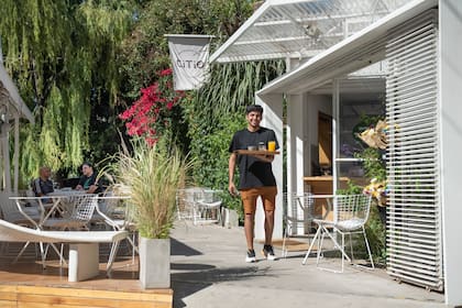 En pleno Núñez, un pasaje gastronómico que incluye varias propuestas en una, y es de los favoritos de los vecinos.
