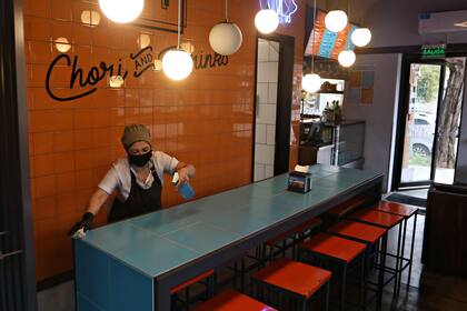 En pleno pico de contagios Mar del Plata reabre restaurantes y bares