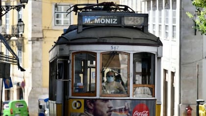 En Portugal el barbijo sigue siendo obligatorio en el transporte público