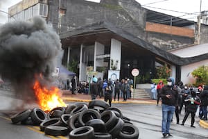La protesta de los policías se profundiza y el gobierno provincial activa el “comité de crisis”