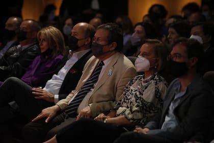 En primera fila los Ministros de Cultura de Nación y Ciudad, Tristán Bauer y Enrique Avogadro, junto a Teresa Bulgheroni