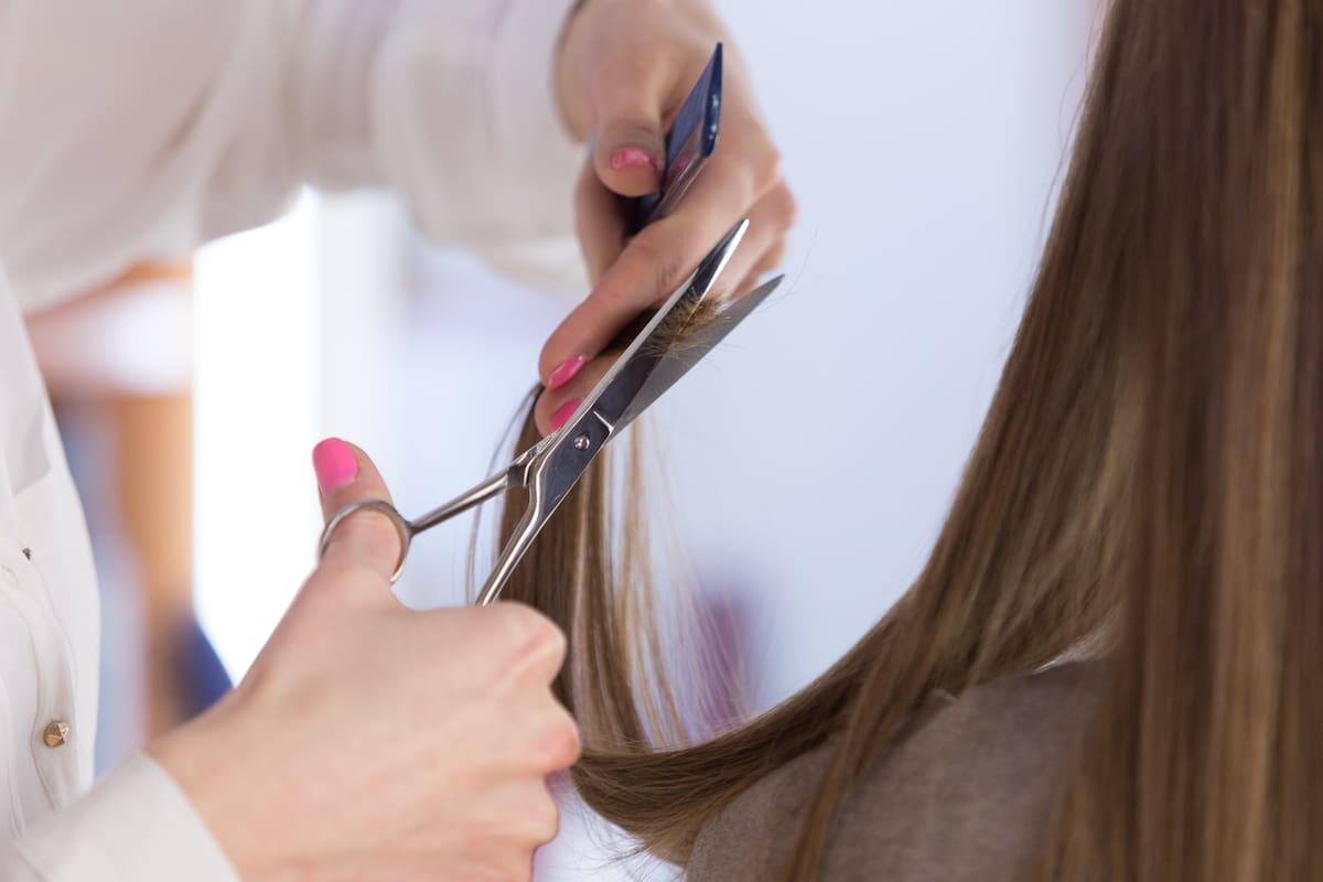 ¿En qué fase lunar hay que hacerse un cambio de look en el pelo durante agosto 2025?