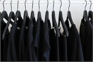 En qué incide en la personalidad de una persona vestirse de color negro