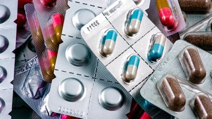 En Reino Unido, el tiempo estándar de antibióticos para el tratamiento de infecciones urinarias en mujeres dura tres días