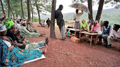 En Ruanda se crearon tribunales comunitarios conocidos como "gacaca", para lidiar con sospechosos de genocidio