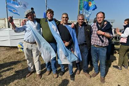 En San Nicolás, el 9 de julio del 2021, durante la asamblea. Cinco productores autoconvocados: José Perkins, Juan Monín, Iván Castellaro, Walter Malfatto y Ariel Bianchi