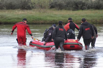 En Santa Cruz: buscan a dos hermanos de 10 y 12 años que fueron arrastrados por el río.