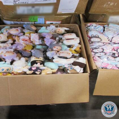En Seattle interceptaron un cargamento con 11.134 muñecos Labubu falsos, cuyo valor minorista estimado asciende a US$513.937