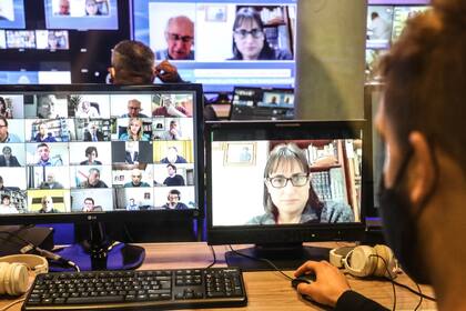 En sesión virtual, la oposición reclamó pesquisar los canjes de deuda, la expropiación de YPF, el pago al Club de París y las operaciones de dólar futuro