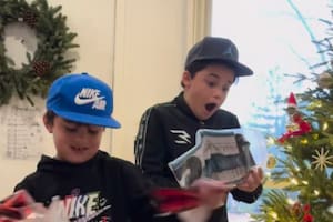 Les regaló entradas para ver el debut de Messi en el Mundial y la reacción de sus hijos se hizo viral