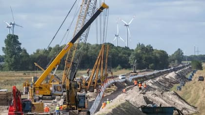 En solo 200 días Alemania ha construido la primera de sus 6 terminales para procesar GNL procedente de Medio Oriente