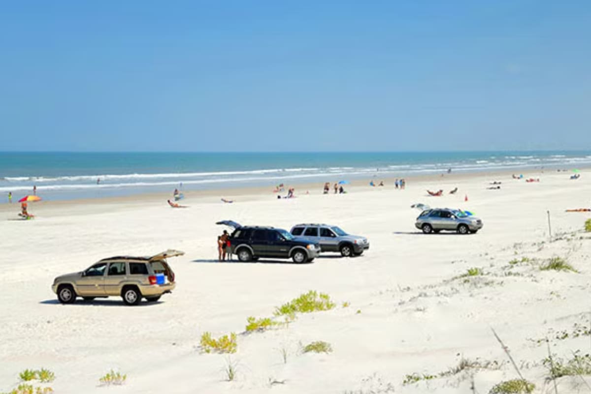 En St. Augustine Beach se permite el acceso fuera de la temporada de anidación de tortugas