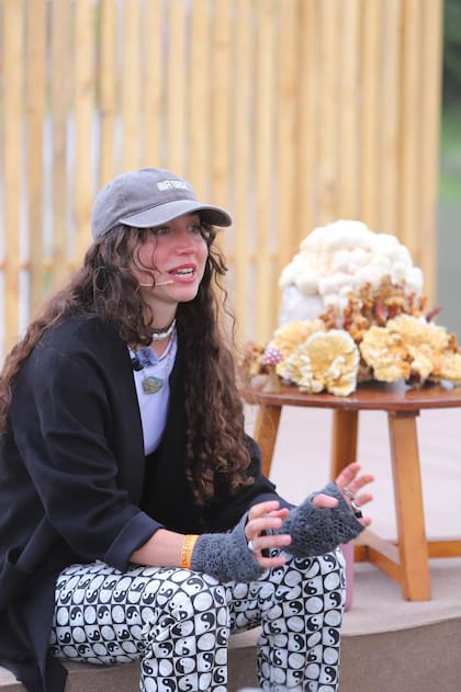 En su charla, Nacha Serra hizo una introducción al mundo de los hongos adaptógenos