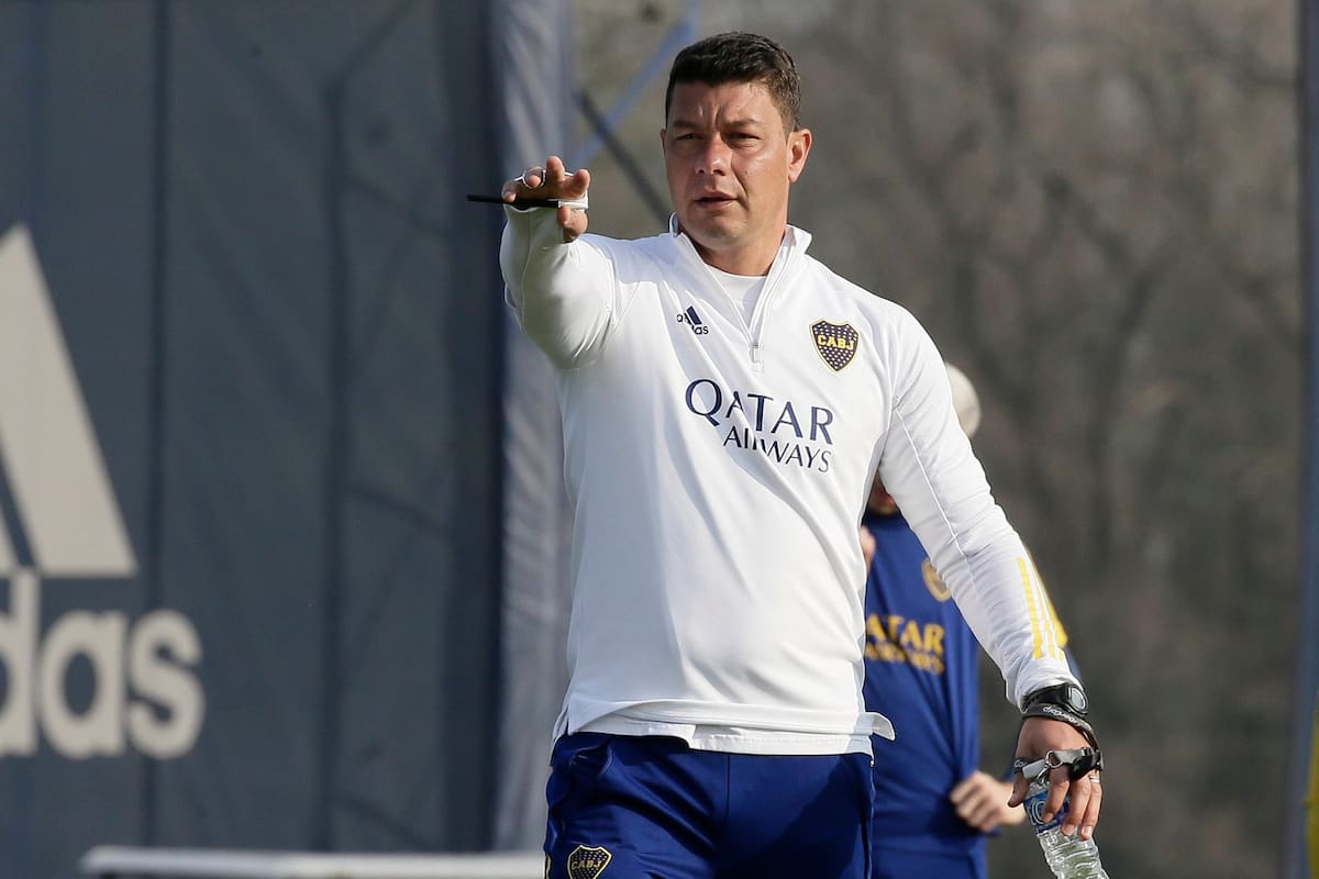 En su debut como DT de Boca, Battaglia apostaría al regreso a la titularidad de varela y Campuzano