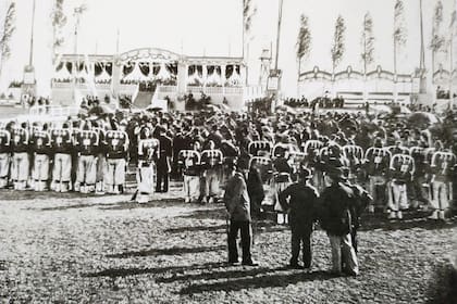 En su debut en la ficción, "La ciudad de las ranas", Hugo Alconada Mon cuenta la historia de la fundación de la ciudad de La Plata